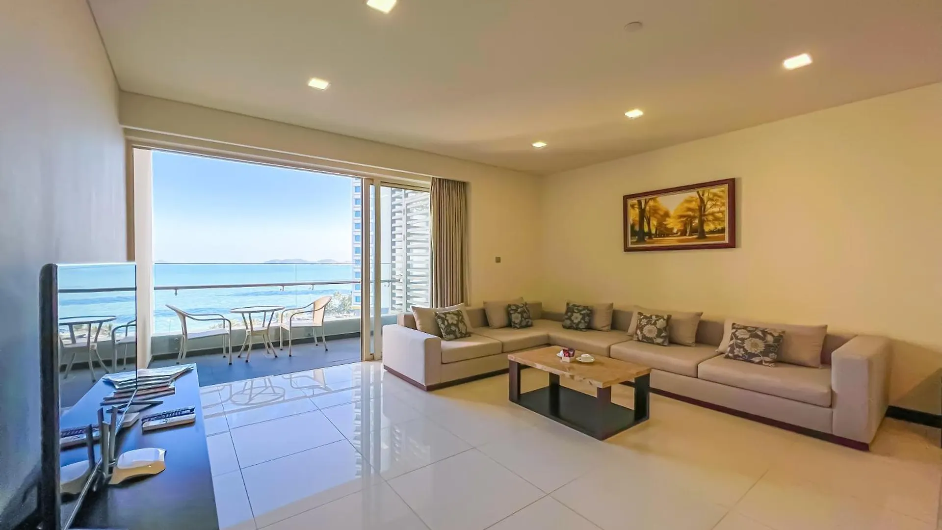 Rozy Apartment In City Center With Sea View ニャチャン ベトナム