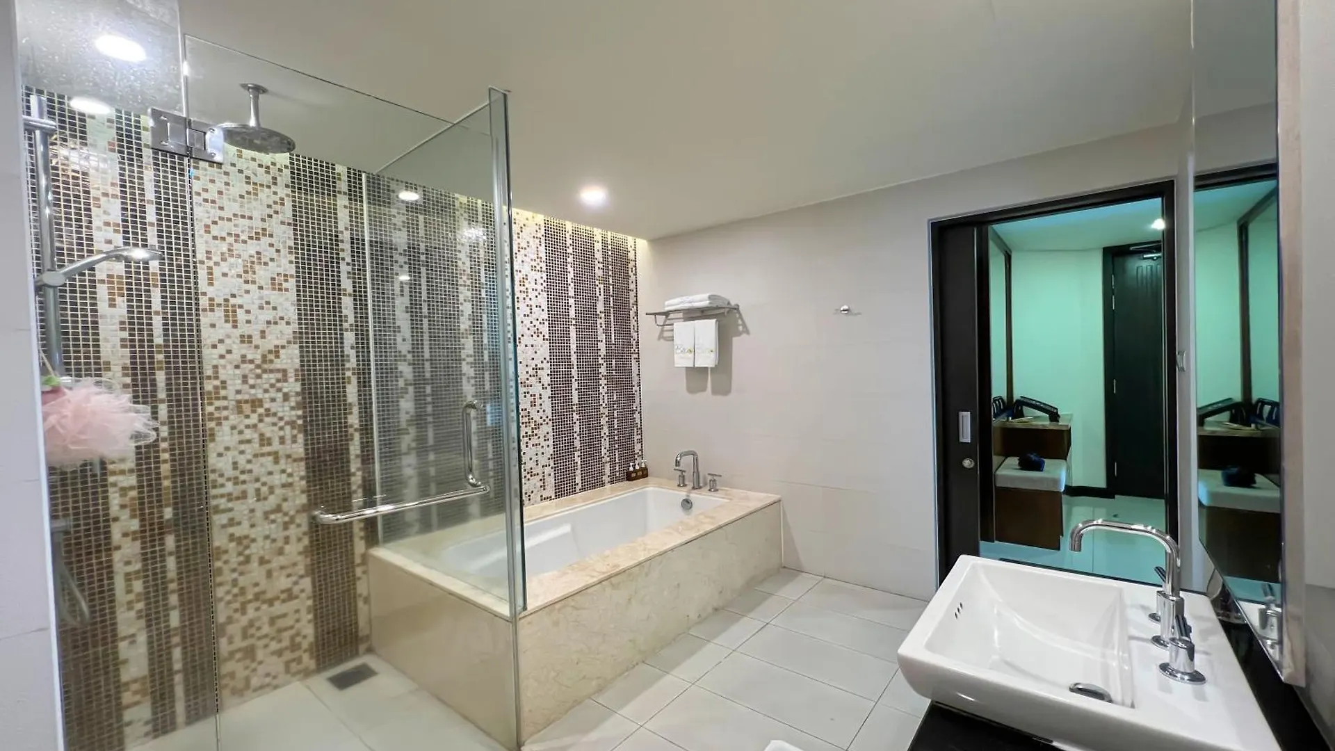 Rozy Apartment In City Center With Sea View ニャチャン